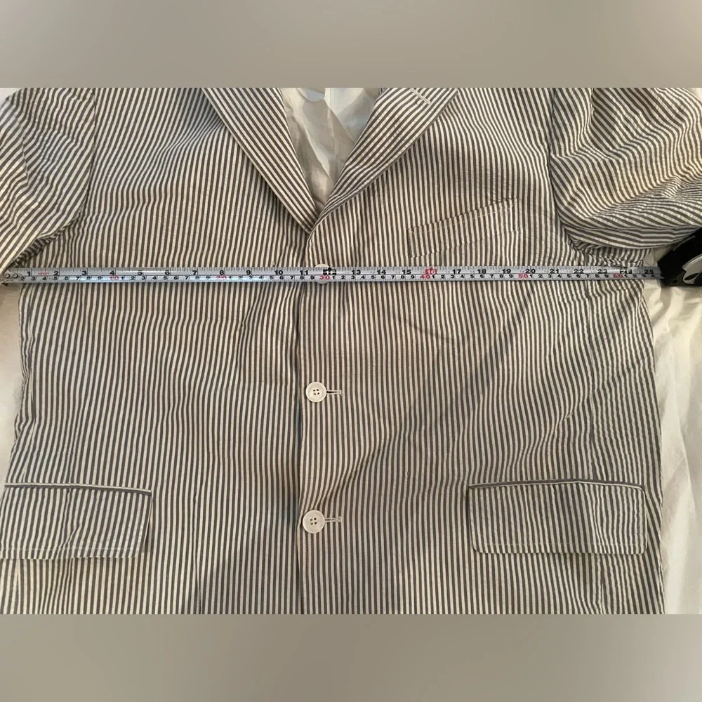 J Press Classic men’s blue/ white seersucker sportcoat - just needs a press! - Picture 7 of 8